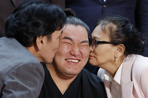 Хоошёорюү Б.Бямбасүрэн ёкозуна цолтон боллоо